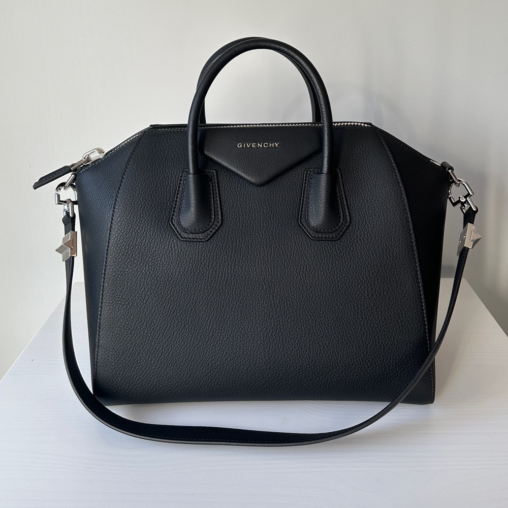 Givenchy Antigona Medium